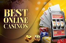 What links epoch boundaries to validator rewards in a crypto casino?